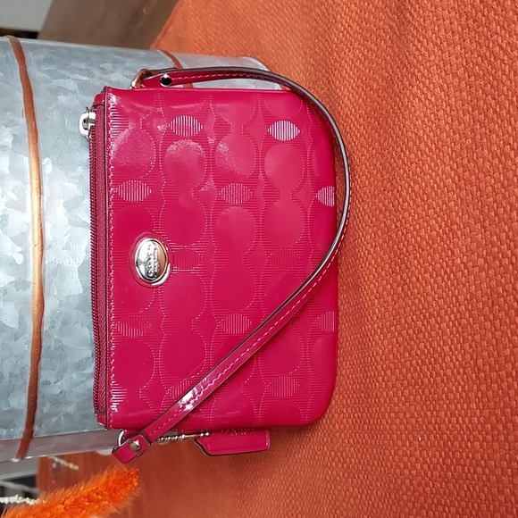 Coach Embossed C Patent Leather WristletEUC